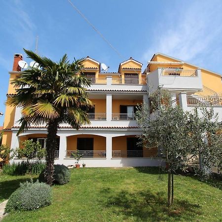 Apartments Malvina Ровінь Екстер'єр фото